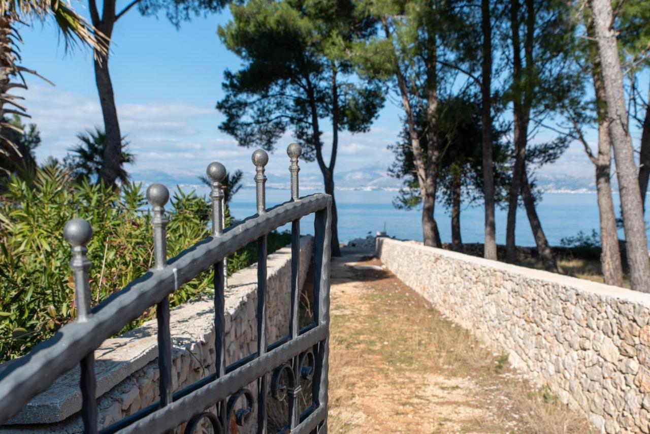 Villa Mista Sutivan Buitenkant foto
