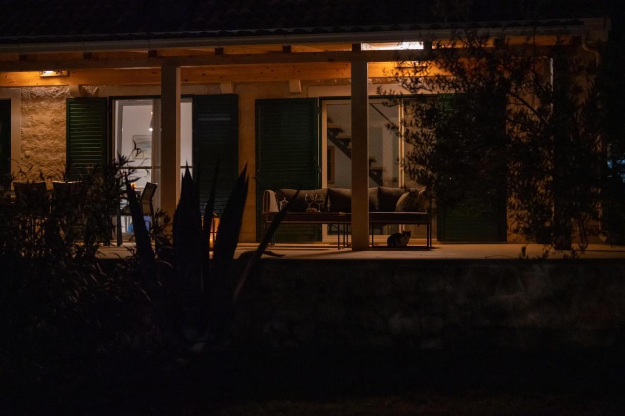 Villa Mista Sutivan Buitenkant foto