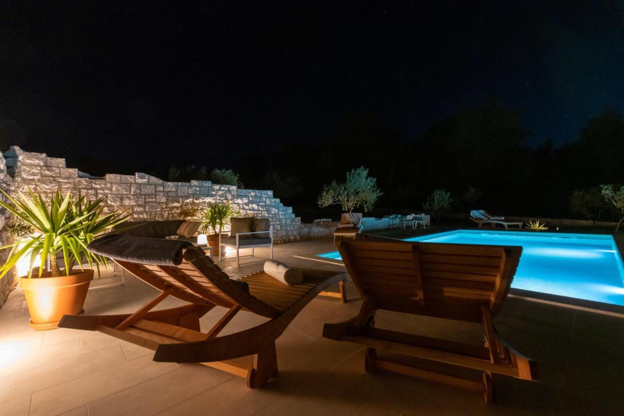 Villa Mista Sutivan Buitenkant foto